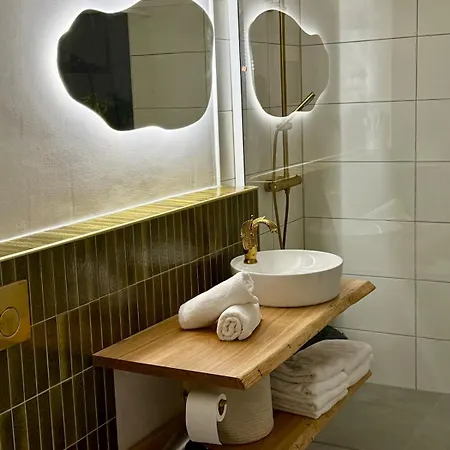 Gemuetliche Und Moderne Soutterain In